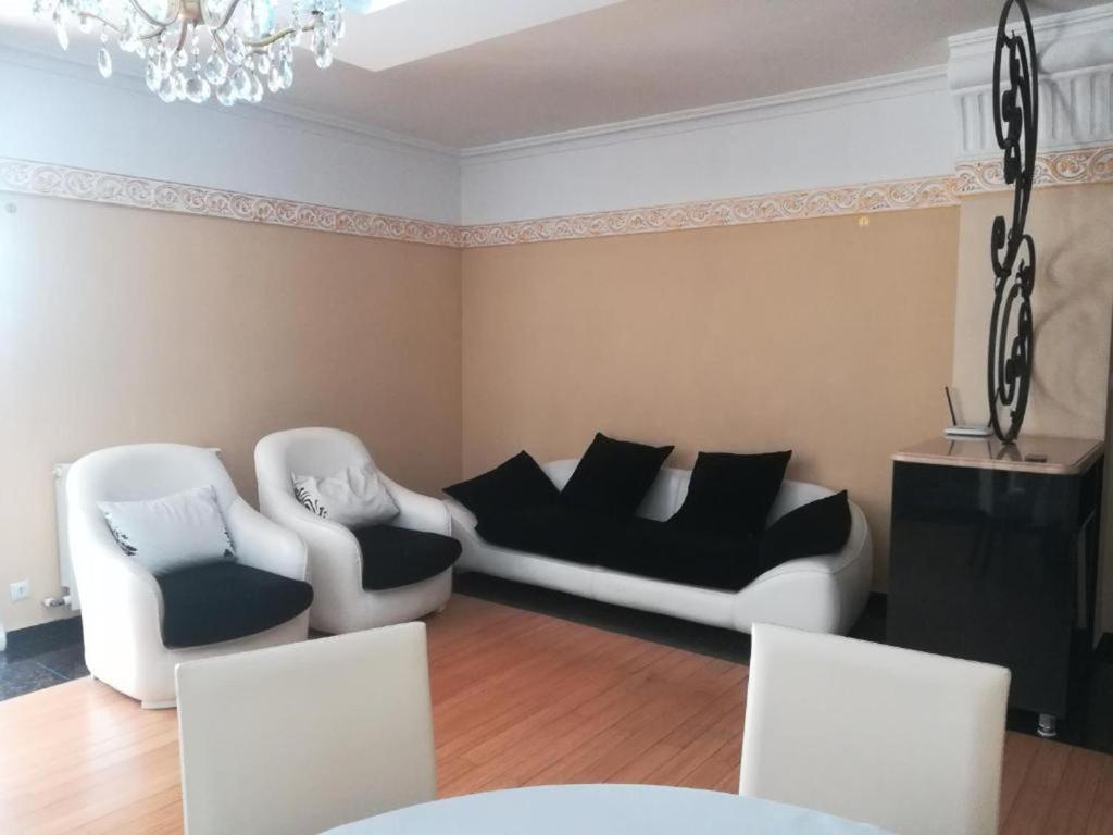 Gocha's apartaments room 1