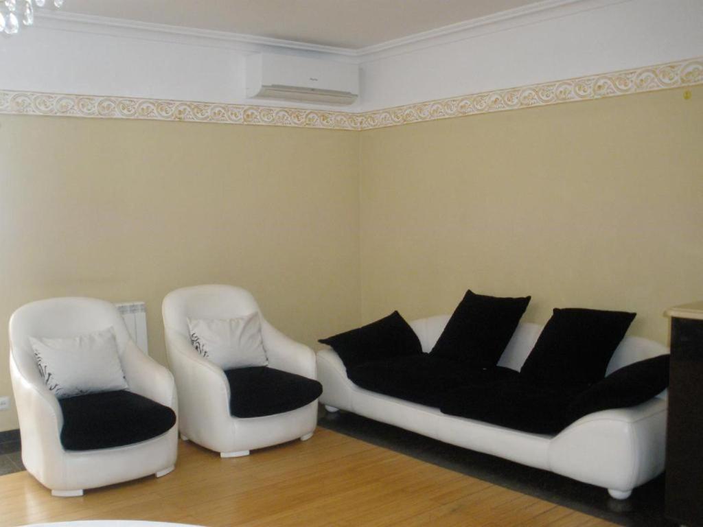 Gocha's apartaments room 3